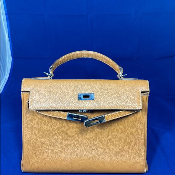 Hermes Tan Satchel Elegant Structured Design - Picture 1 of 6